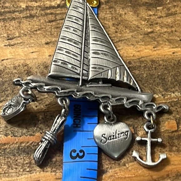 "JJ" Jonette Jewelry Silver Pewter 'SAILBOAT w/Charms' Pin ~ Sea Lover - Picture 8 of 9
